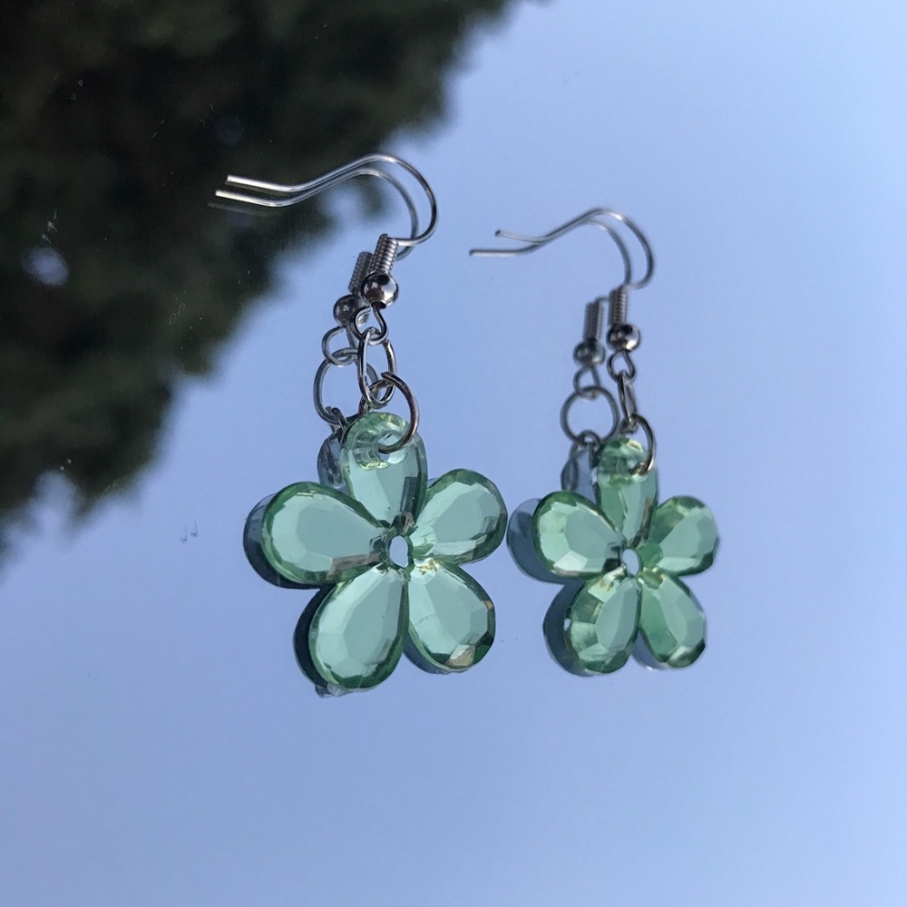 Y2k green flower earrings